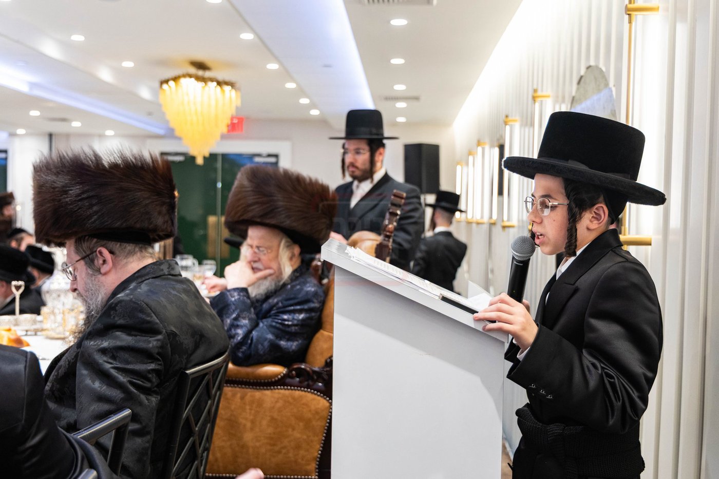 שמחת בר המצווה לנין האדמו"ר ממונקאטש