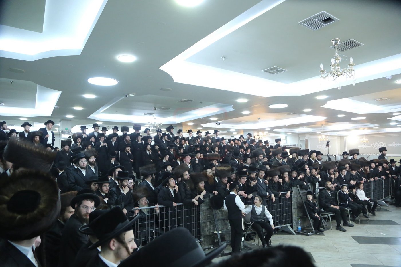 שמחת נישואי נכדת האדמו"ר מלעלוב ארה"ב