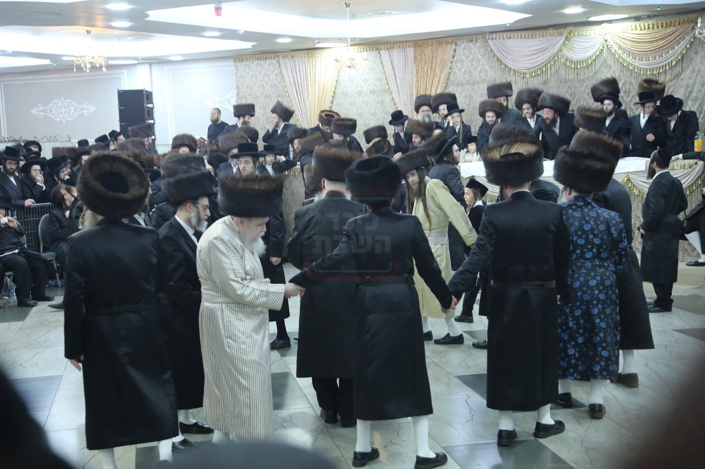 שמחת נישואי נכדת האדמו"ר מלעלוב ארה"ב