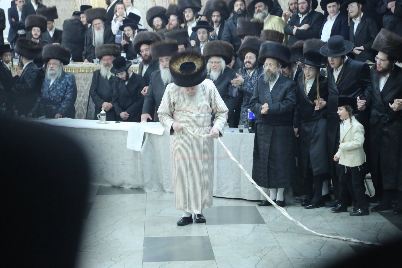 שמחת נישואי נכדת האדמו"ר מלעלוב ארה"ב