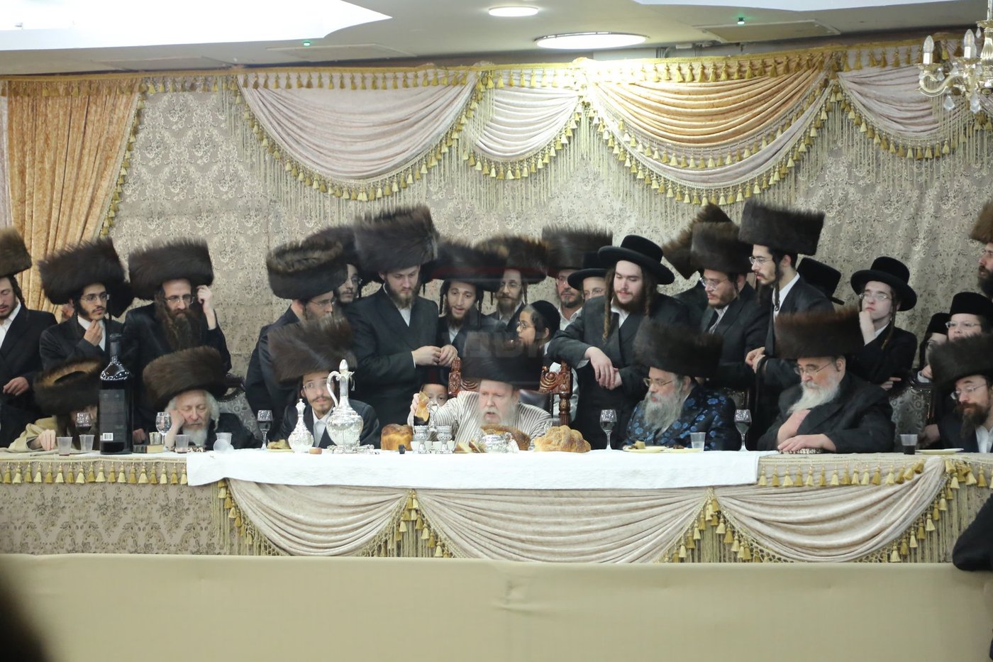 שמחת נישואי נכדת האדמו"ר מלעלוב ארה"ב