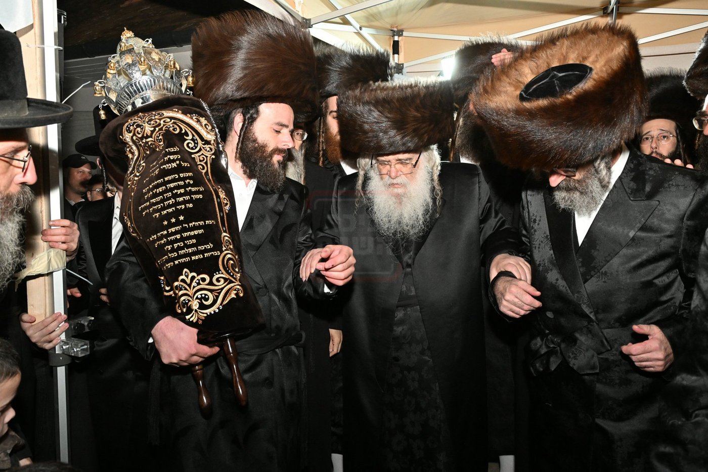 מעמד הכנסת ספר תורה בעיירת דארג