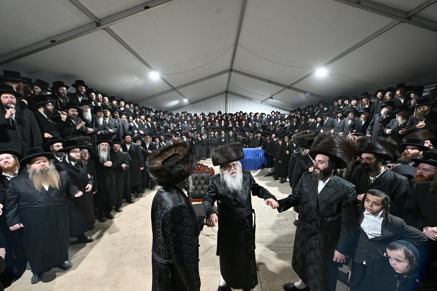 מעמד הכנסת ספר תורה בעיירת דארג