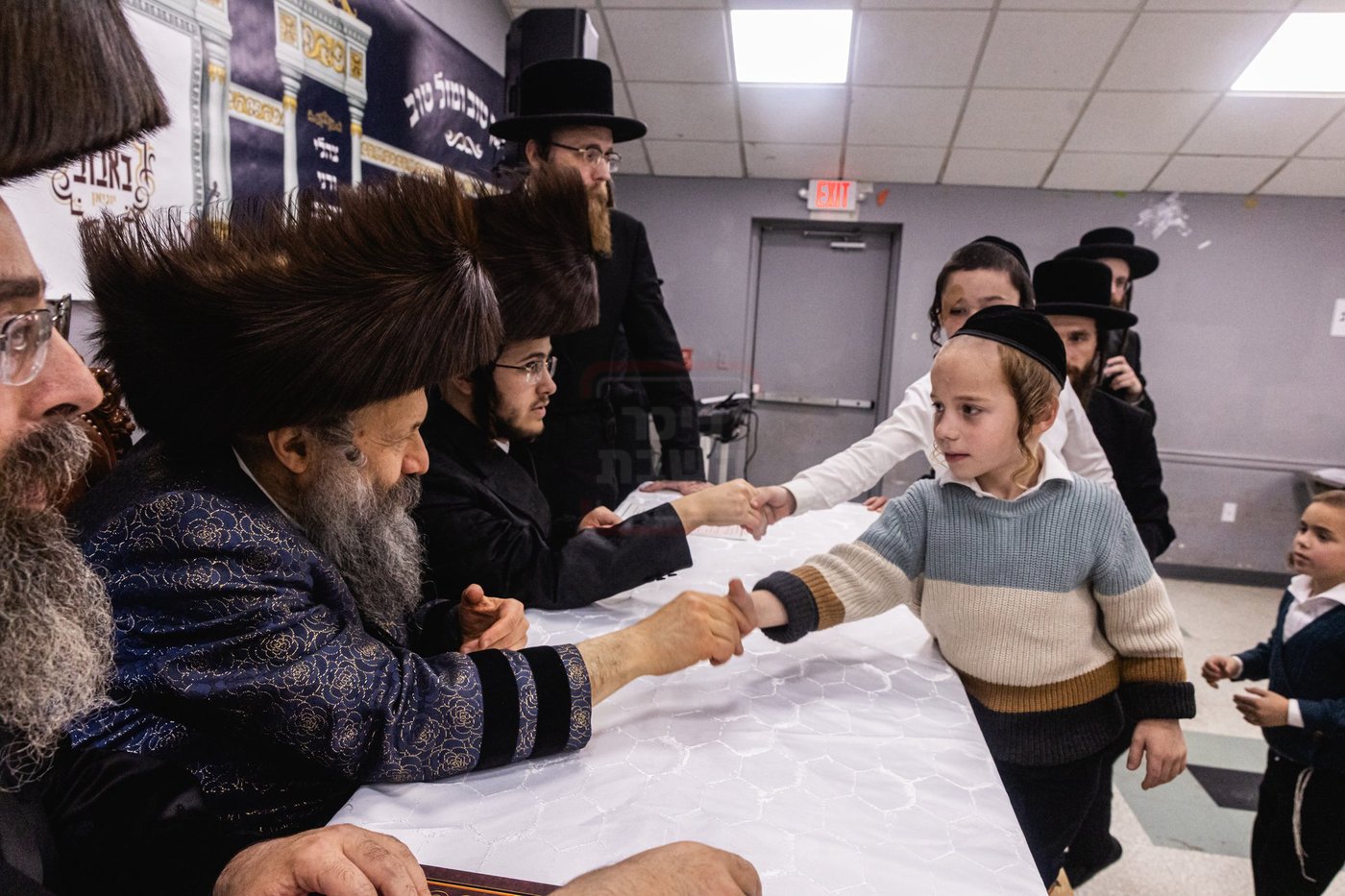 האדמו"ר מבאבוב 45 בביקור בת"ת בעיר יוניאן