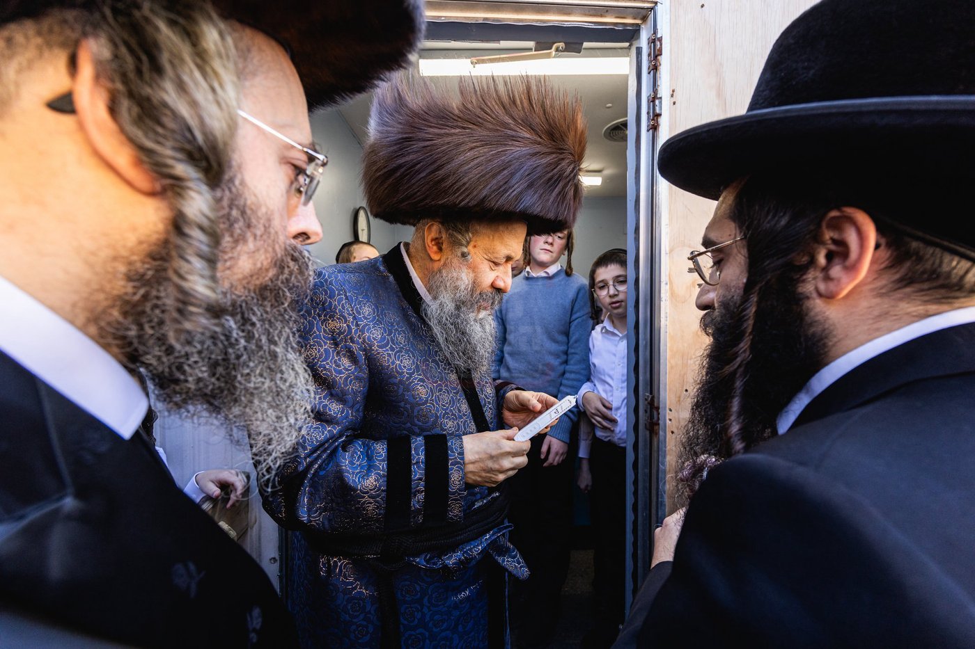 האדמו"ר מבאבוב 45 בביקור בת"ת בעיר יוניאן