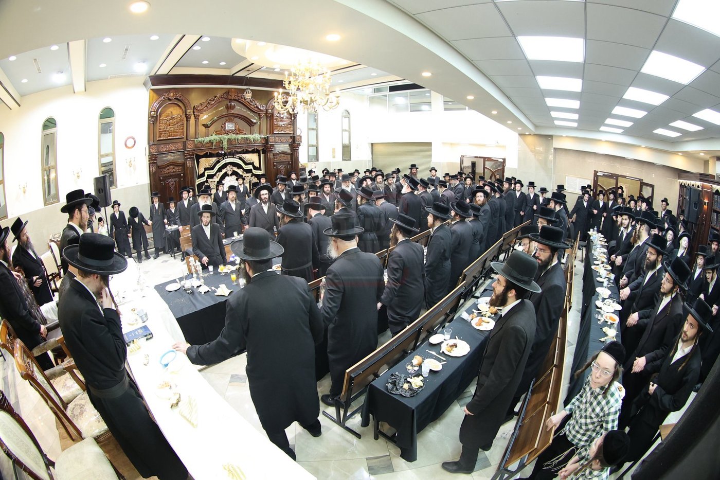 סעודת הודאה בקרעטשניף י-ם