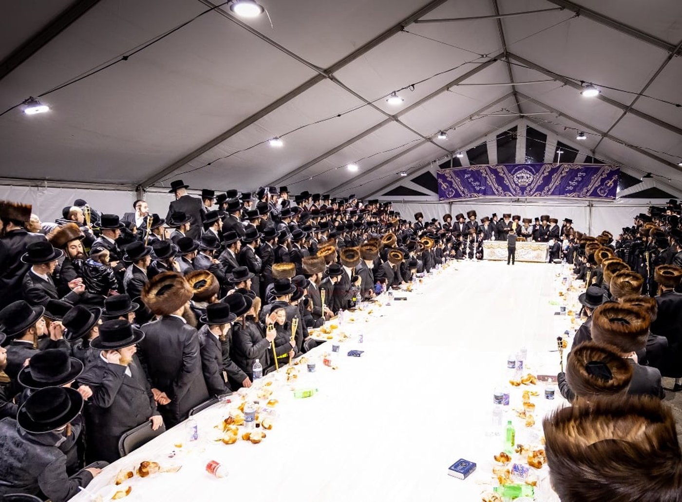 האדמו"ר מבאבוב 45 בשב"ק בעיר יוניאן