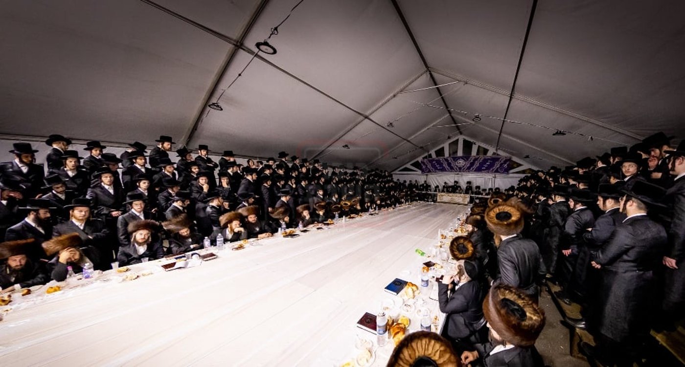 האדמו"ר מבאבוב 45 בשב"ק בעיר יוניאן