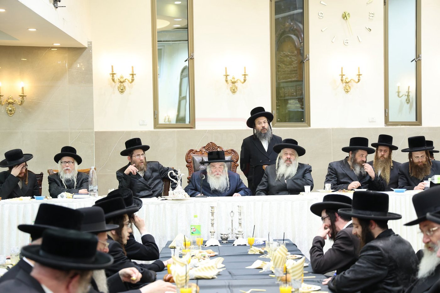 סעודת הודאה בקרעטשניף י-ם