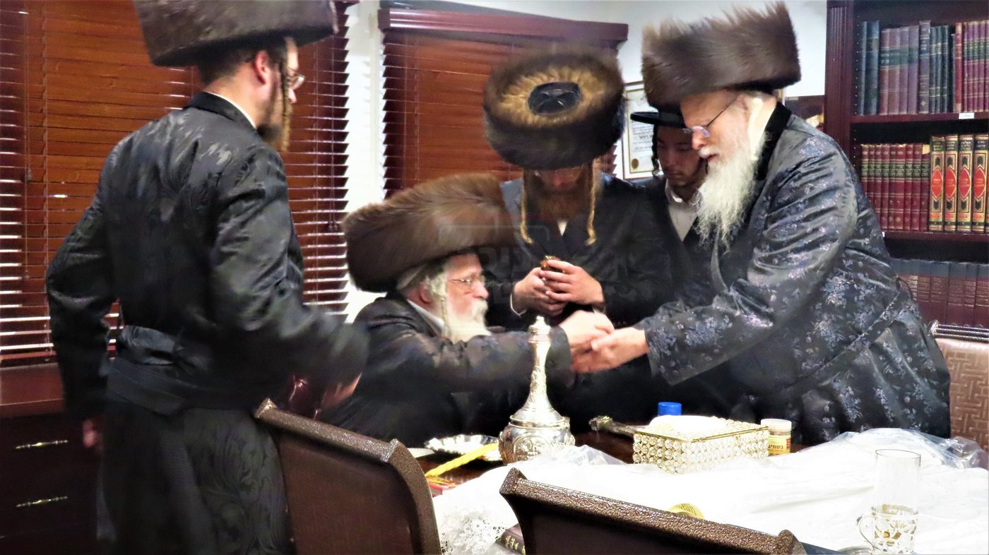 האדמו"ר מנדבורנה ירושלים בארה"ב