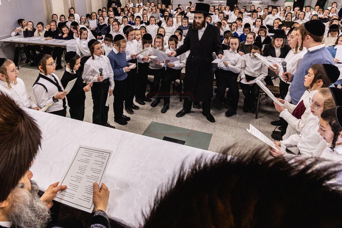 האדמו"ר מבאבוב 45 בביקור בת"ת בעיר יוניאן