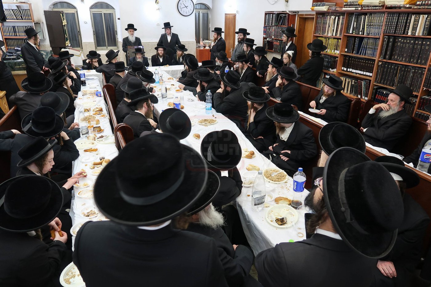 סעודת הודאה בקרעטשניף סיגעט