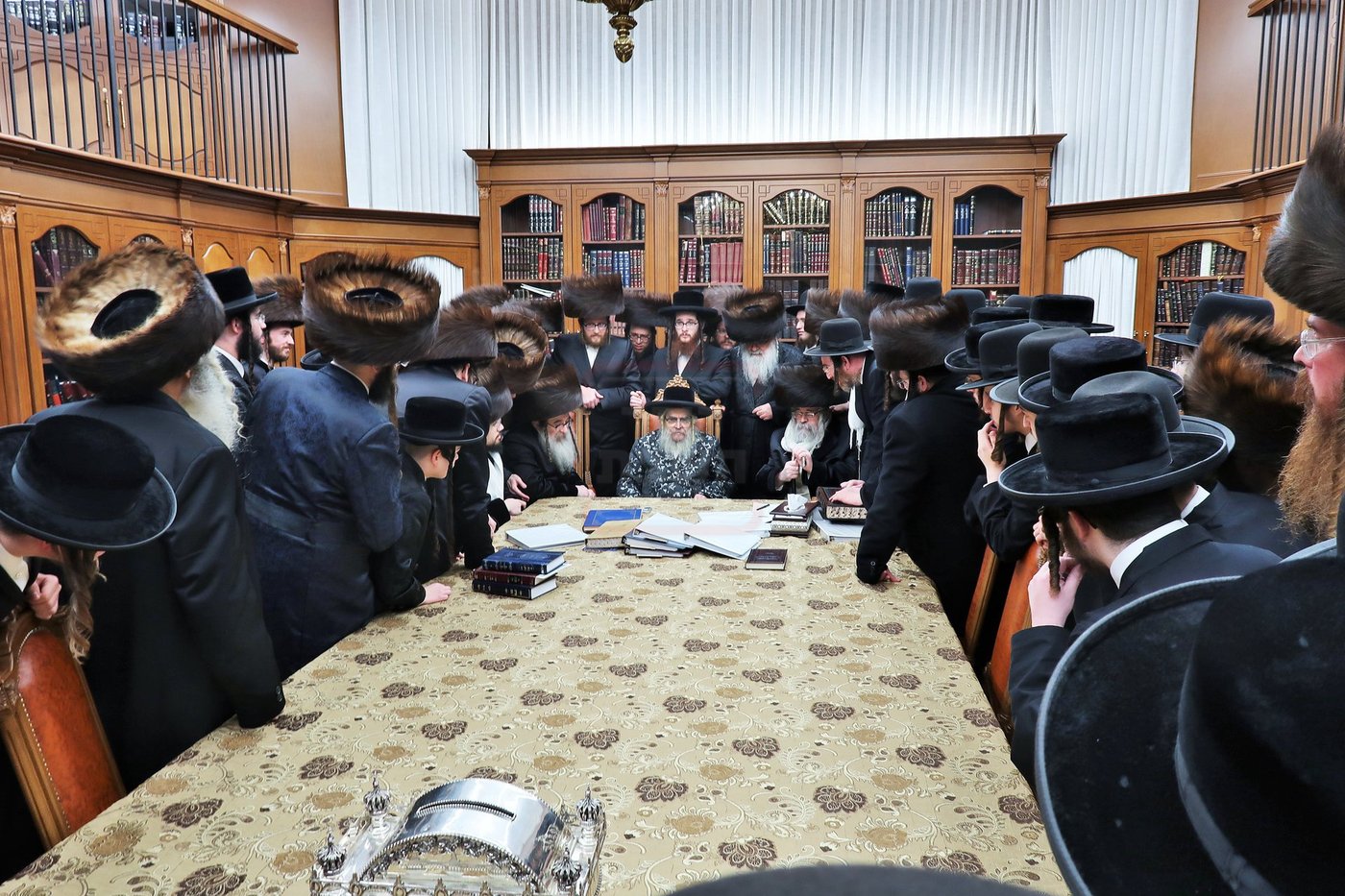 האדמו"רים מספינקא וראחוב בביקור אצל האדמו"ר מסאטמר