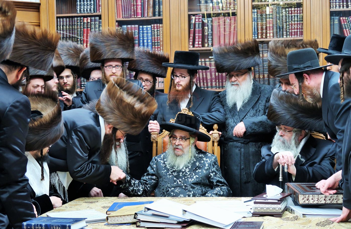 האדמו"רים מספינקא וראחוב בביקור אצל האדמו"ר מסאטמר