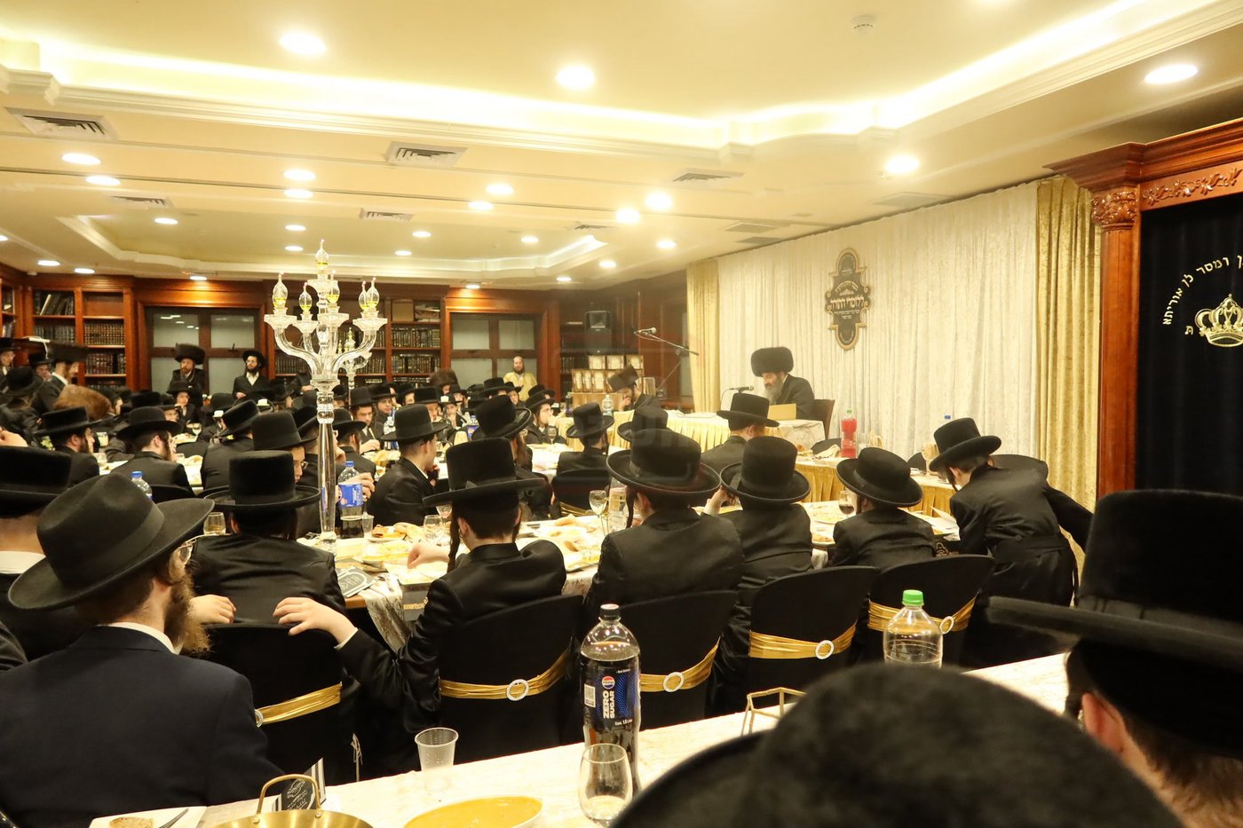 מעמד חלוקת פרסים ב'נחלת יעקב'