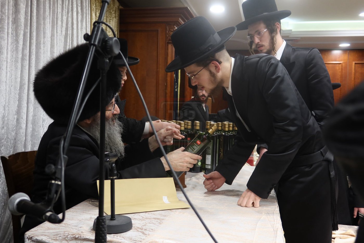 מעמד חלוקת פרסים ב'נחלת יעקב'