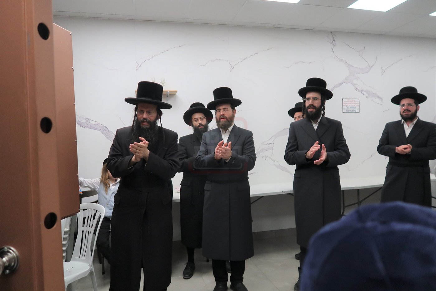 הכנסת ס"ת לביהמ"ד החסידי בשכונת מתחם הסופרים