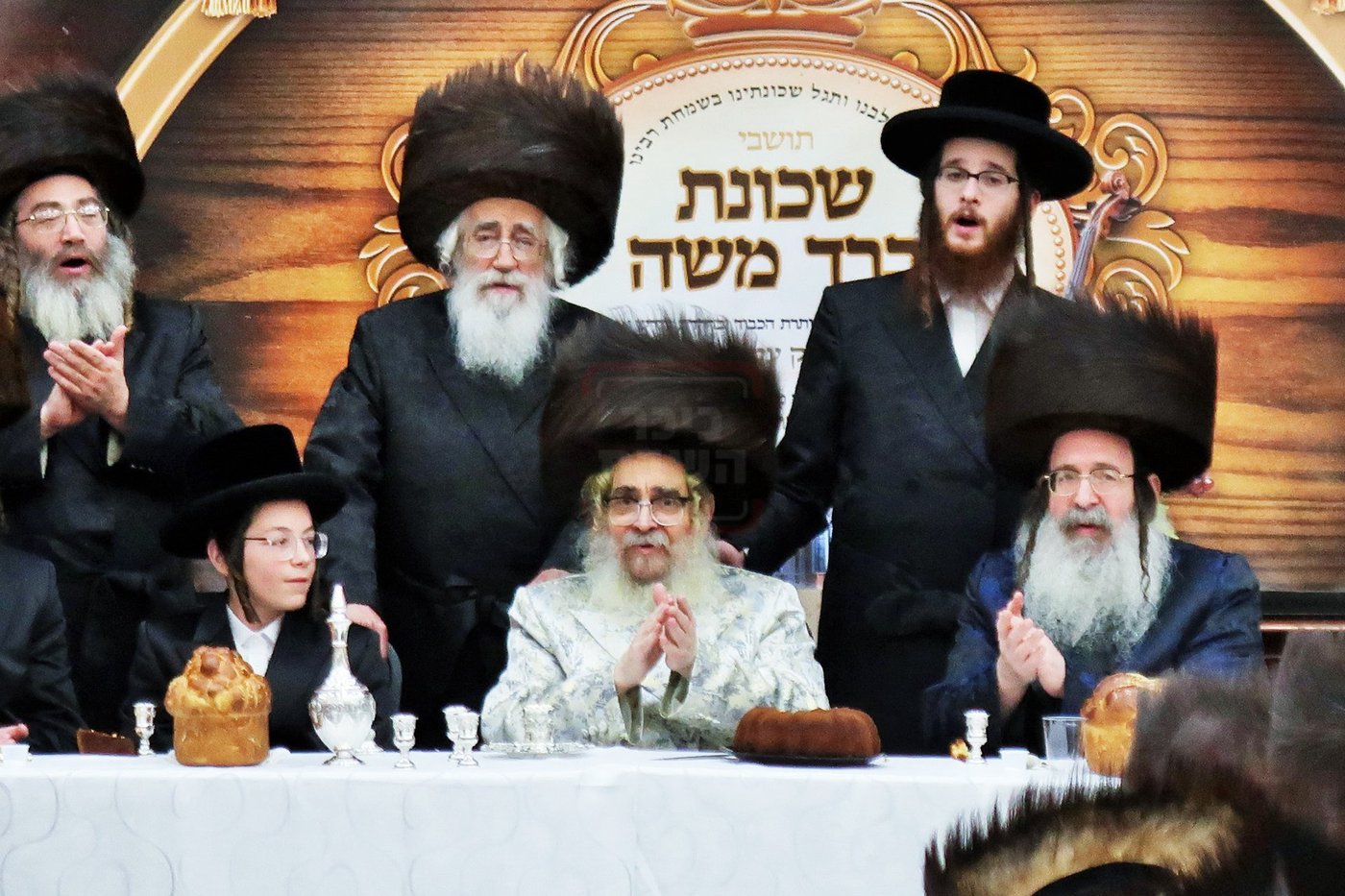 האדמו"ר מסאטמר בבר מצווה לנינו לפני היציאה לארה"ק