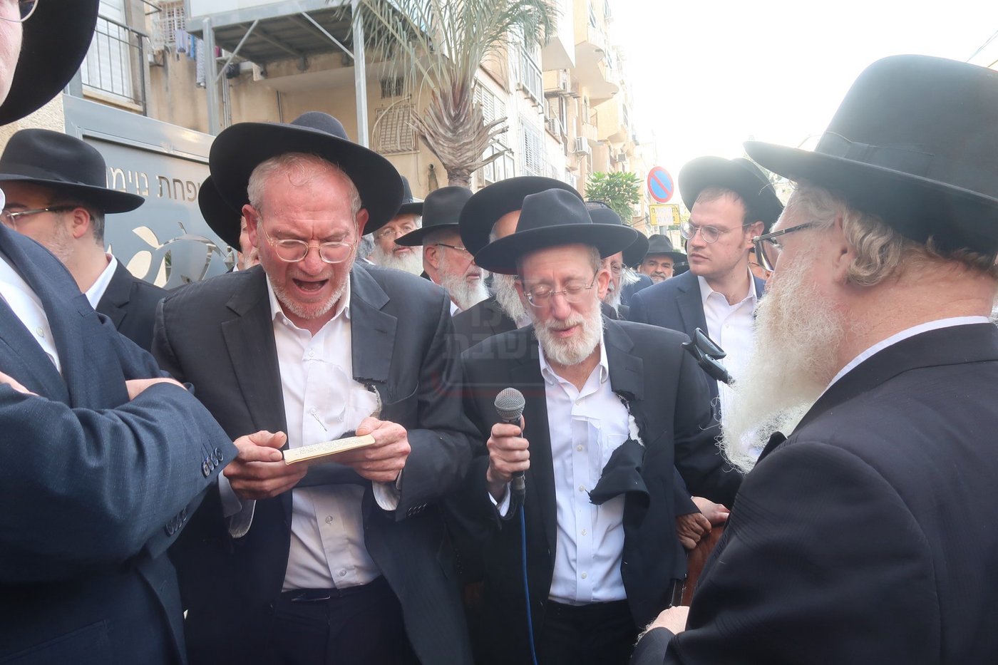 הלוויית הגאון רבי אליהו רפול זצ"ל