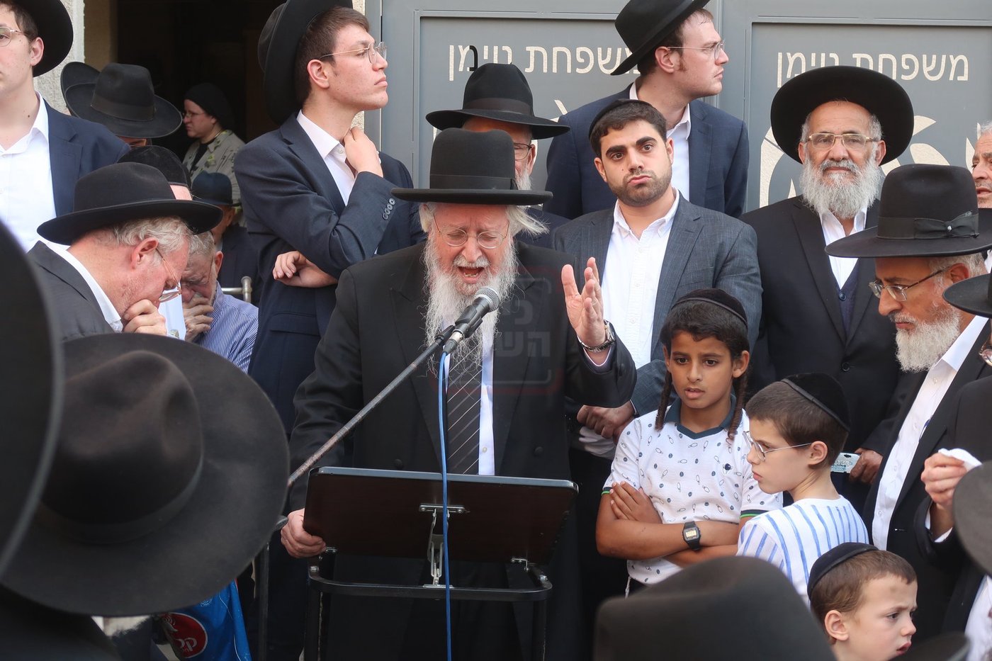 הלוויית הגאון רבי אליהו רפול זצ"ל