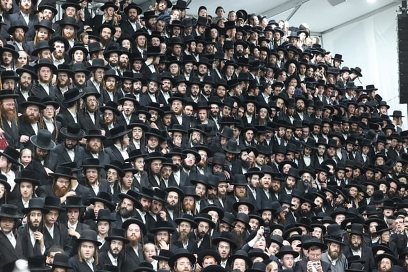 מעמד קבלת הפנים להאדמו"ר מסאטמר בשילוב סיום כתיבת ס"ת