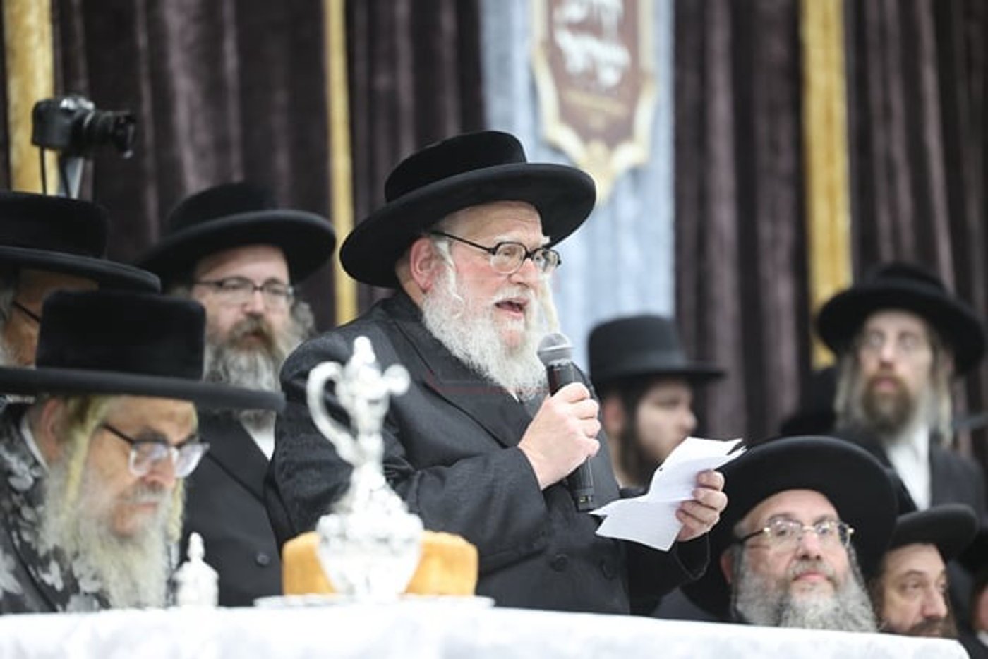 מעמד קבלת הפנים להאדמו"ר מסאטמר בשילוב סיום כתיבת ס"ת