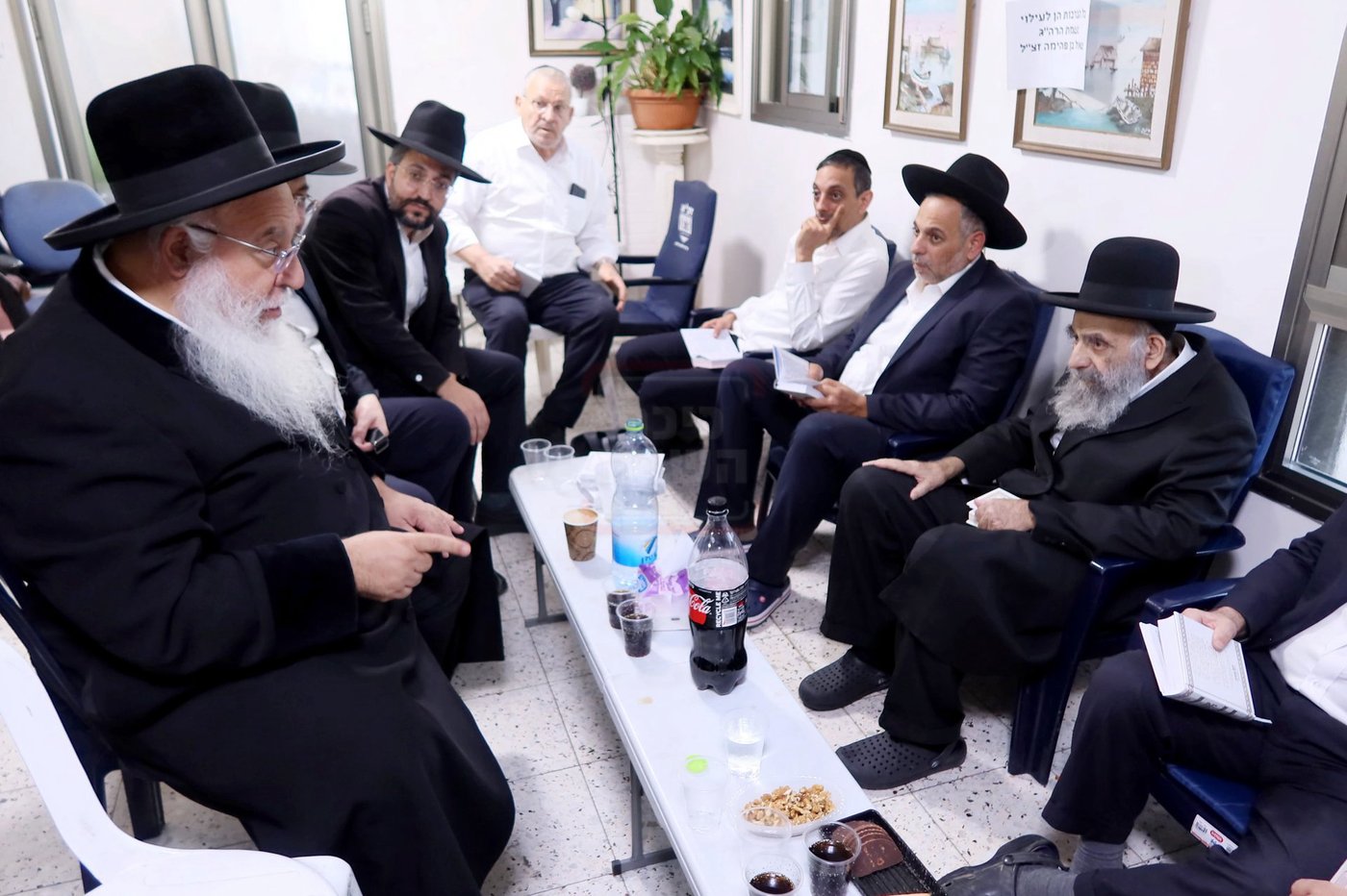 ניחום אבלים אצל הגר"מ צדקה