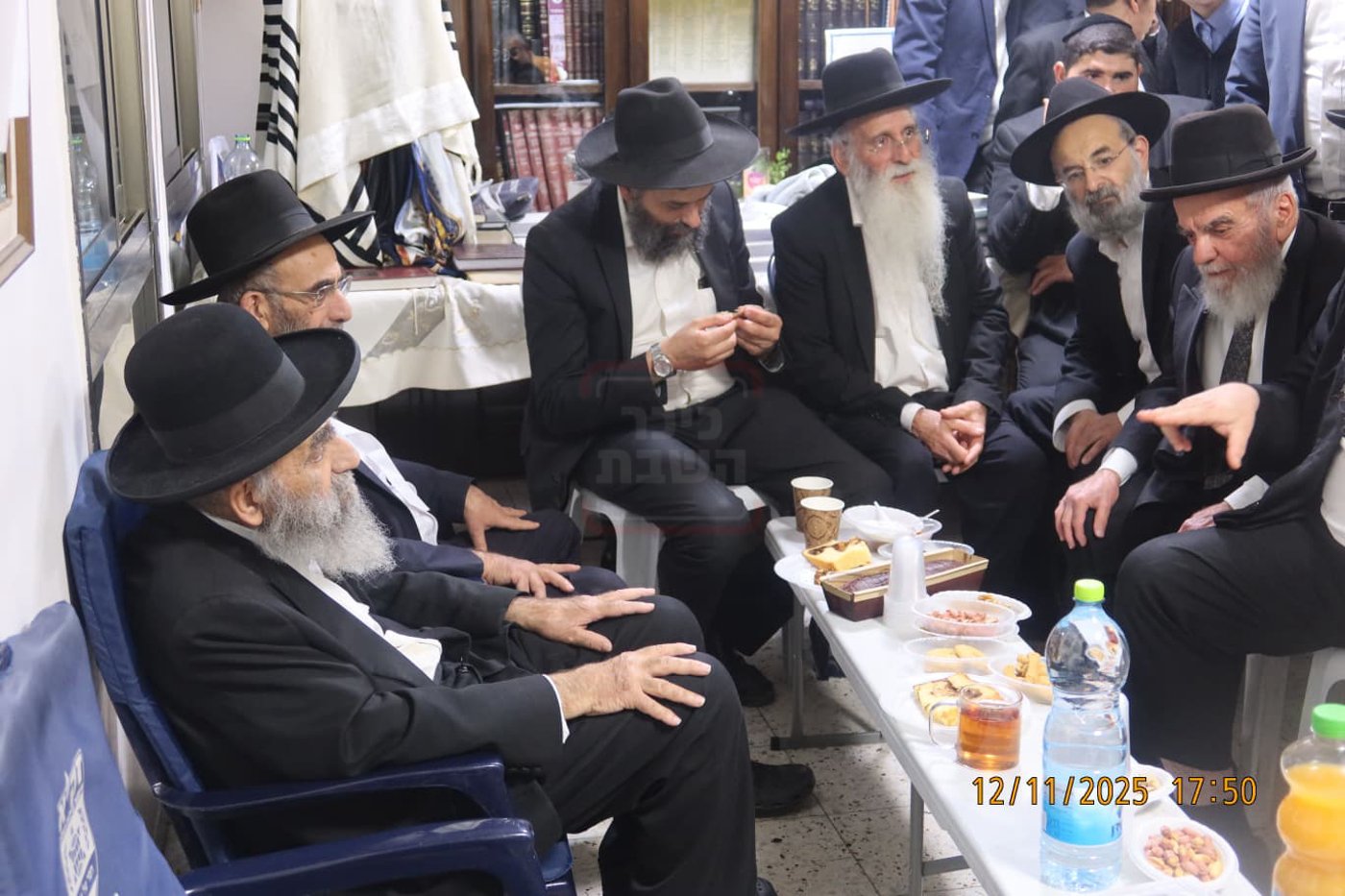 ניחום אבלים אצל הגר"מ צדקה