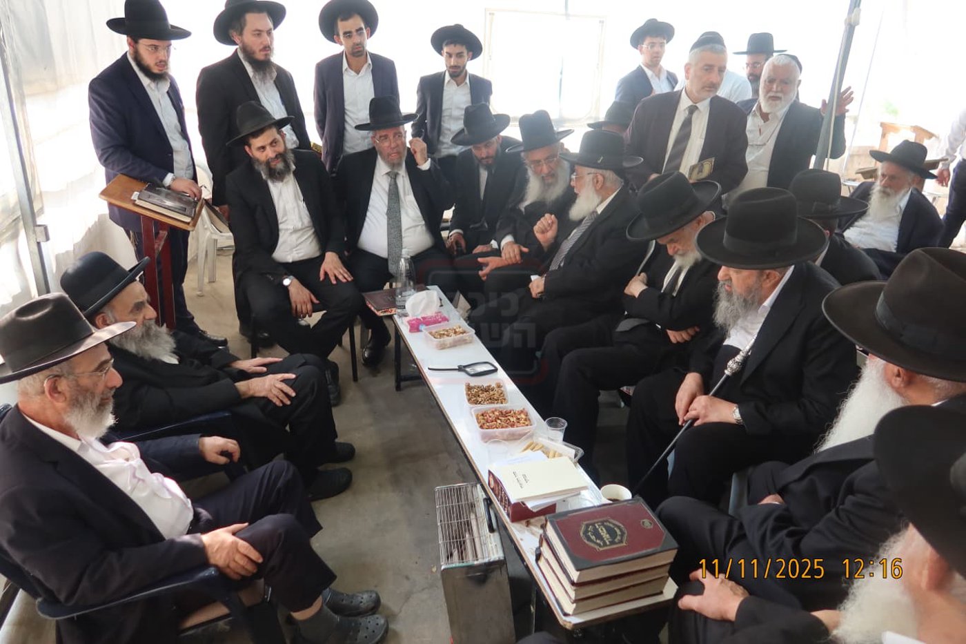 ניחום אבלים אצל הגר"מ צדקה