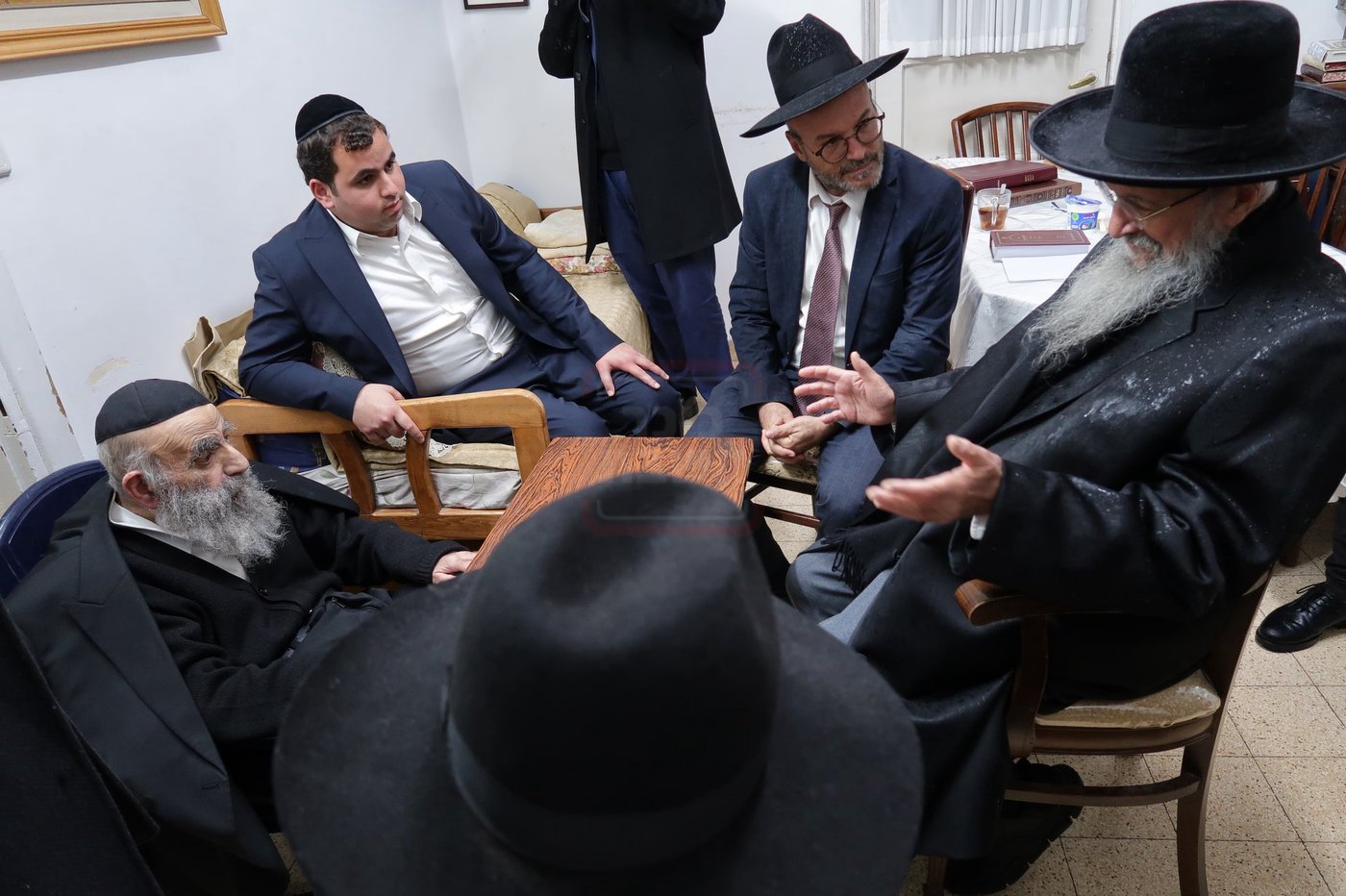 ניחום אבלים אצל הגר"מ צדקה