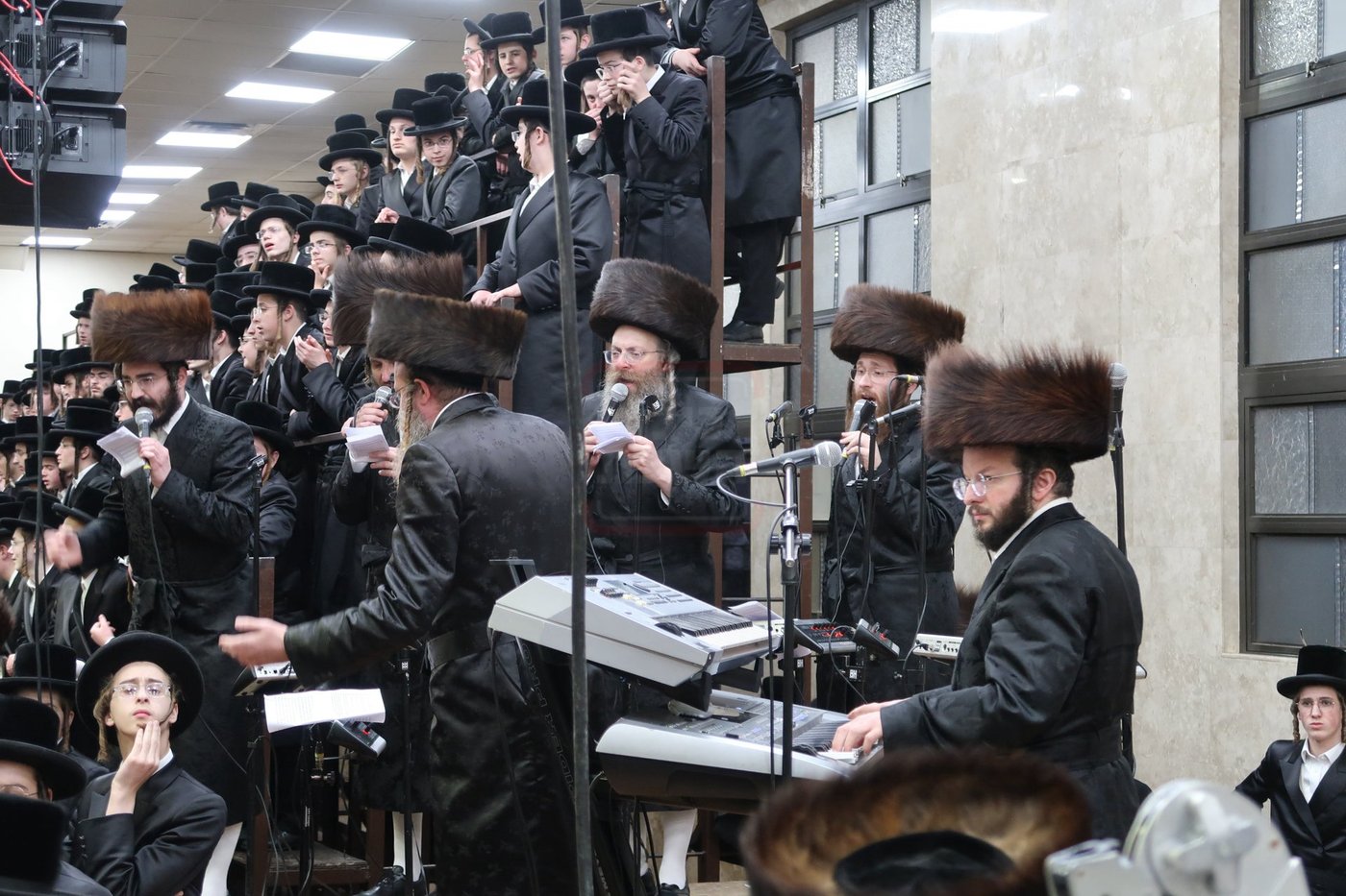 שמחת נישואי נכדת האדמו"ר מויז'ניץ, במונסי