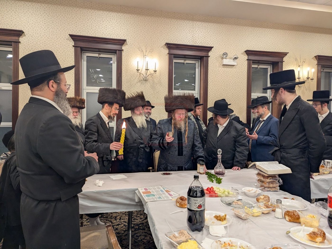 האדמו"ר משומרי אמונים בביקור בשיקאגו