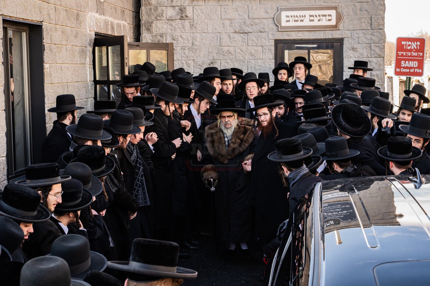 האדמו"ר מסאטמר בתפילה באוהל בית סאטמר