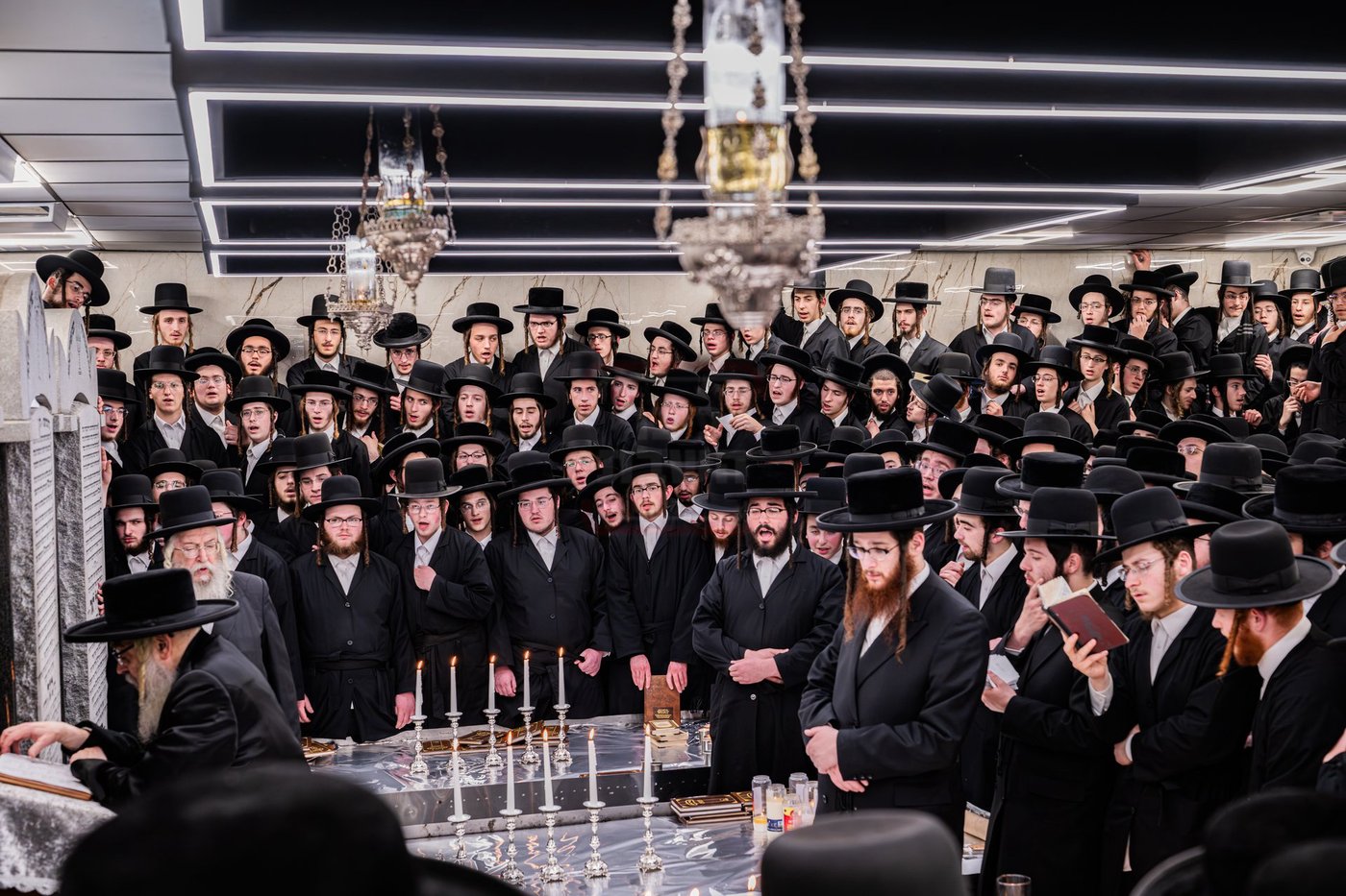 האדמו"ר מסאטמר בתפילה באוהל בית סאטמר