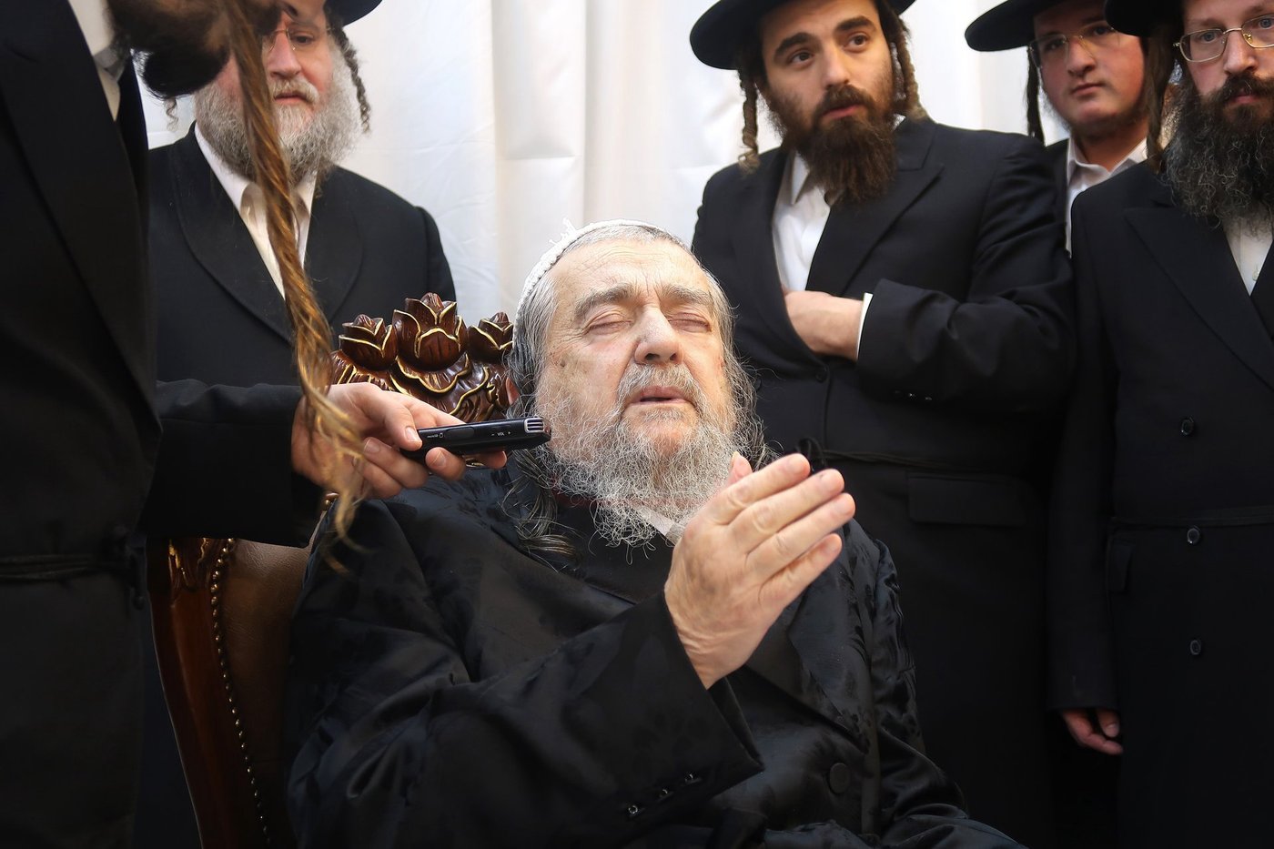 תלמידי ישיבת 'שער המלך' אצל הגרי"מ שכטר