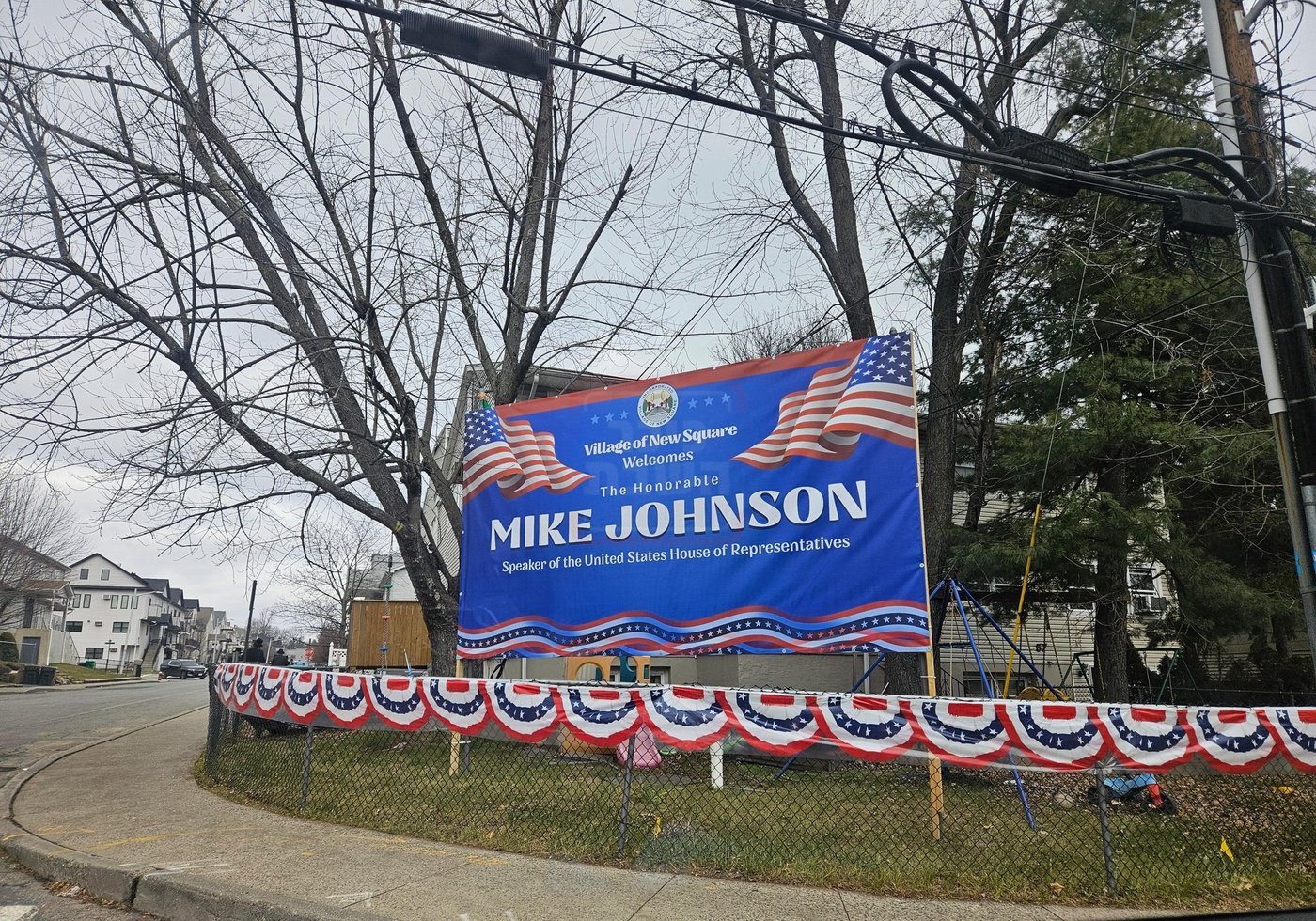 מייק ג'ונסון בביקור אצל האדמו"ר מסקווירא 