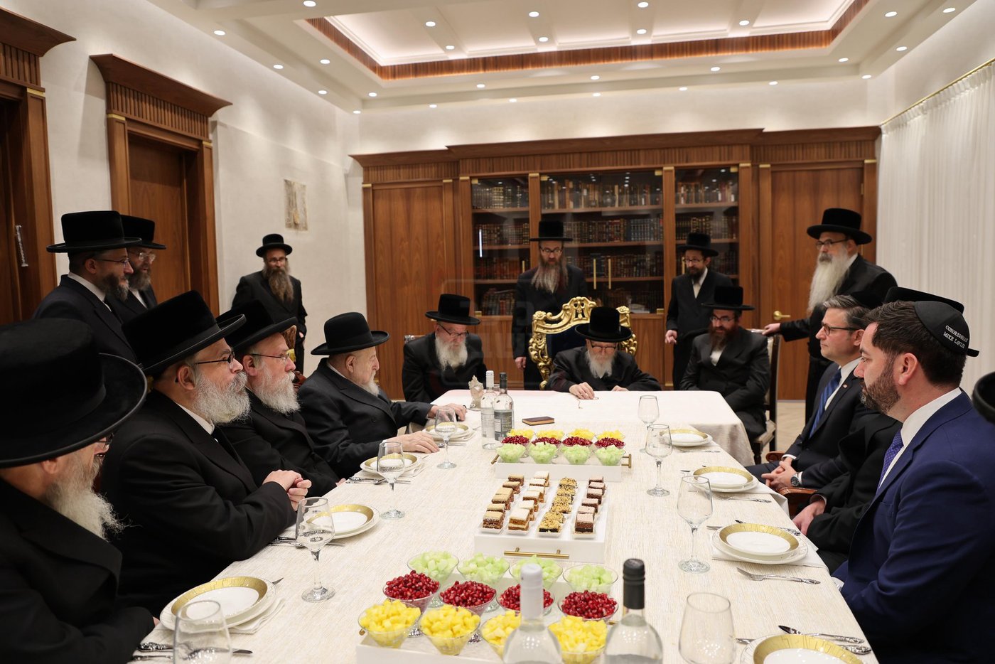 מייק ג'ונסון בביקור אצל האדמו"ר מסקווירא 