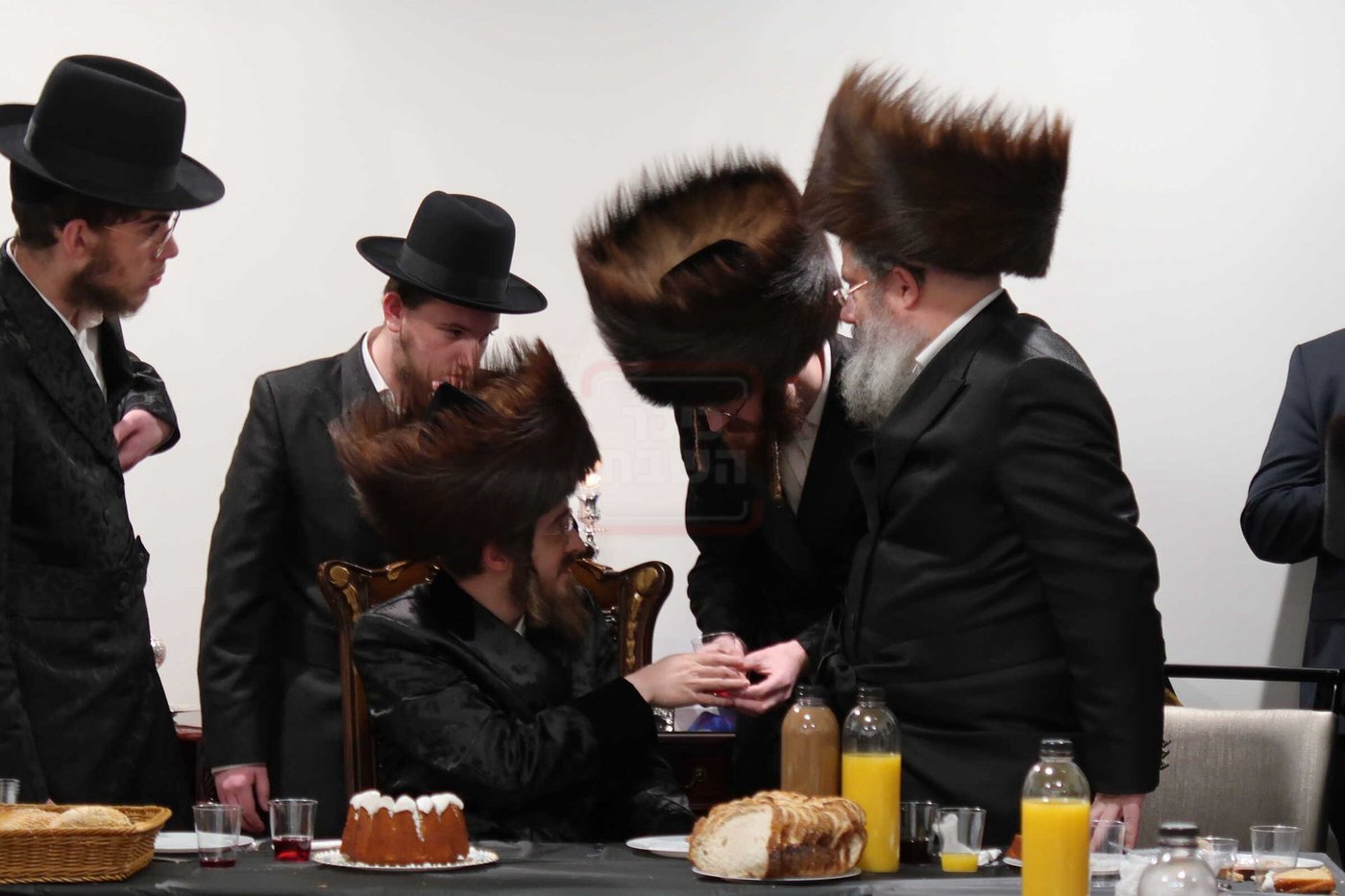 מוצאי שב"ק בצל האדמו"ר מסאדיגורה בלייקווד