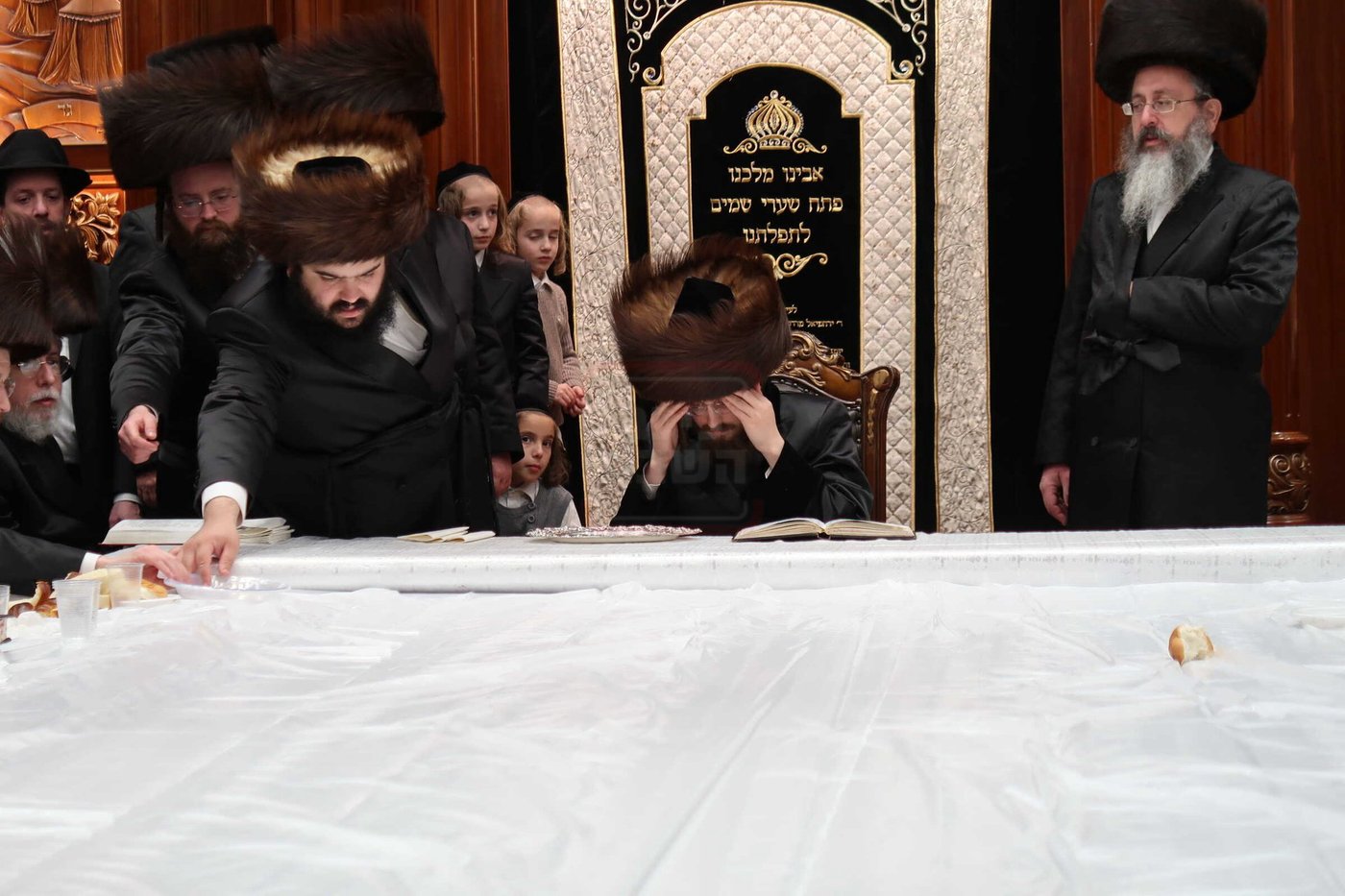 מוצאי שב"ק בצל האדמו"ר מסאדיגורה בלייקווד