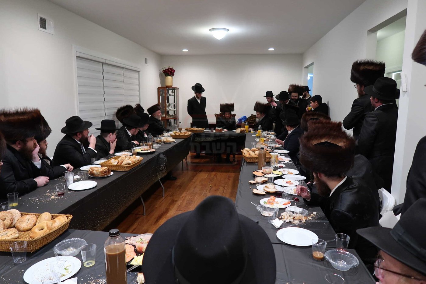 מוצאי שב"ק בצל האדמו"ר מסאדיגורה בלייקווד