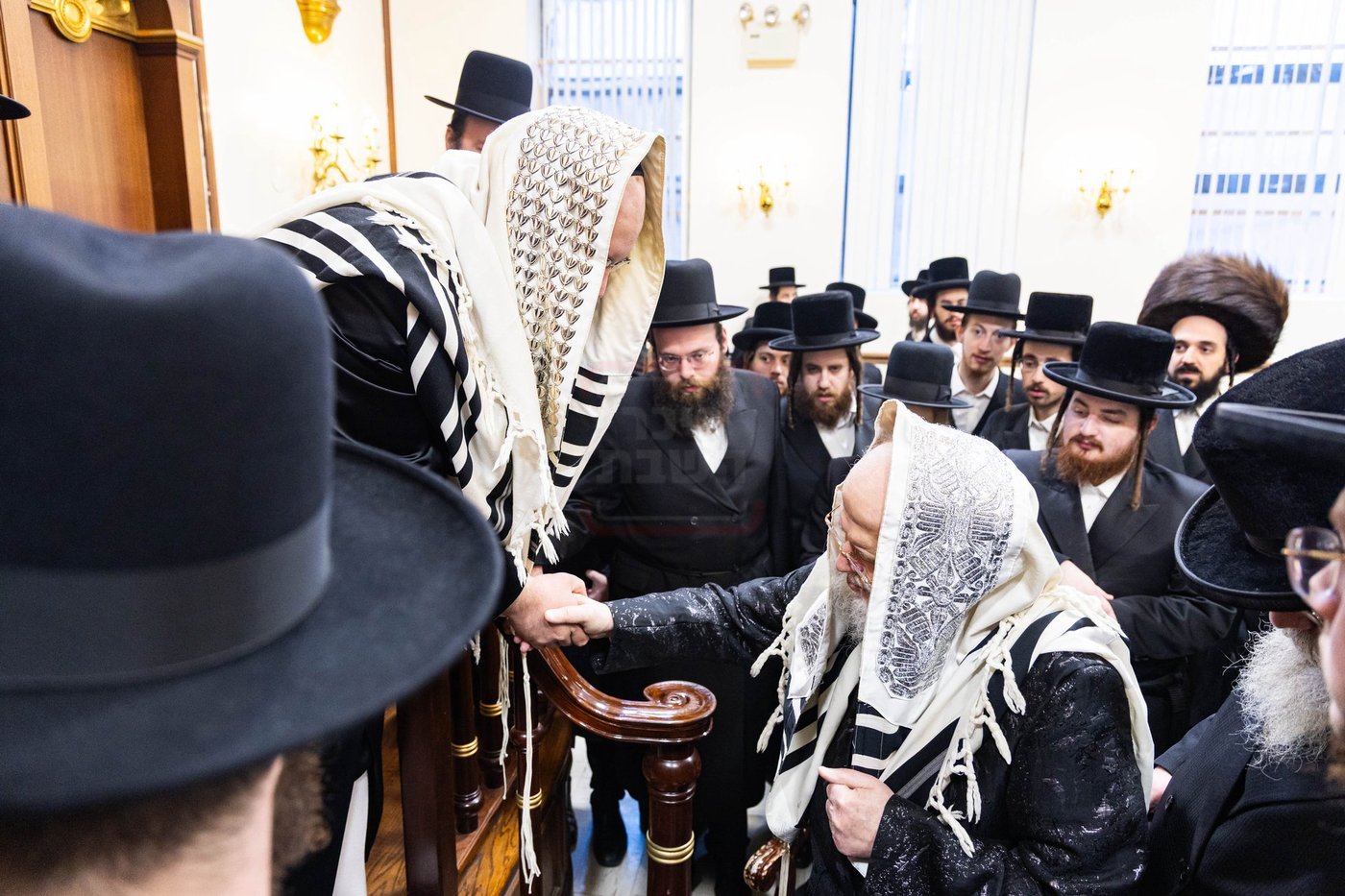 שמחת הוואכט נאכט והברית בחצרות מונקאטש - וויען 