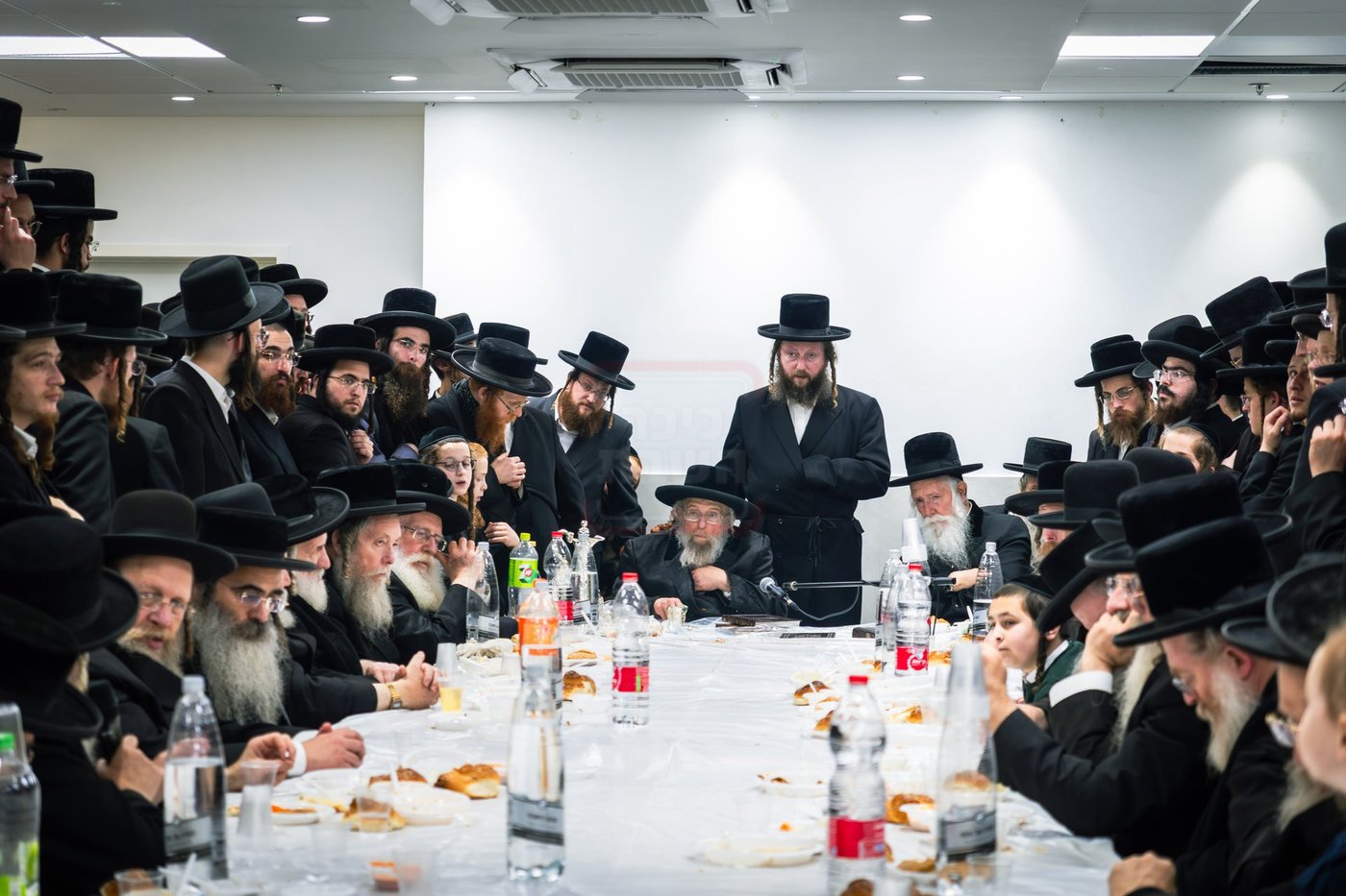 האדמו"ר מפינסק קרלין בטיש בטבריה