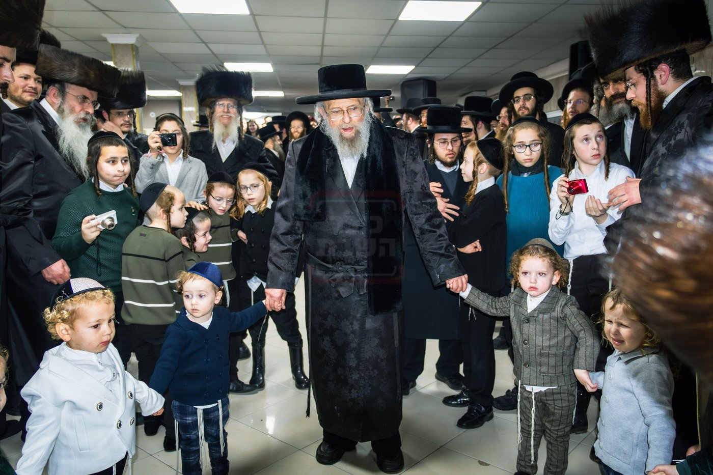 האדמו"ר מפינסק קרלין באתרא קדישא מירון