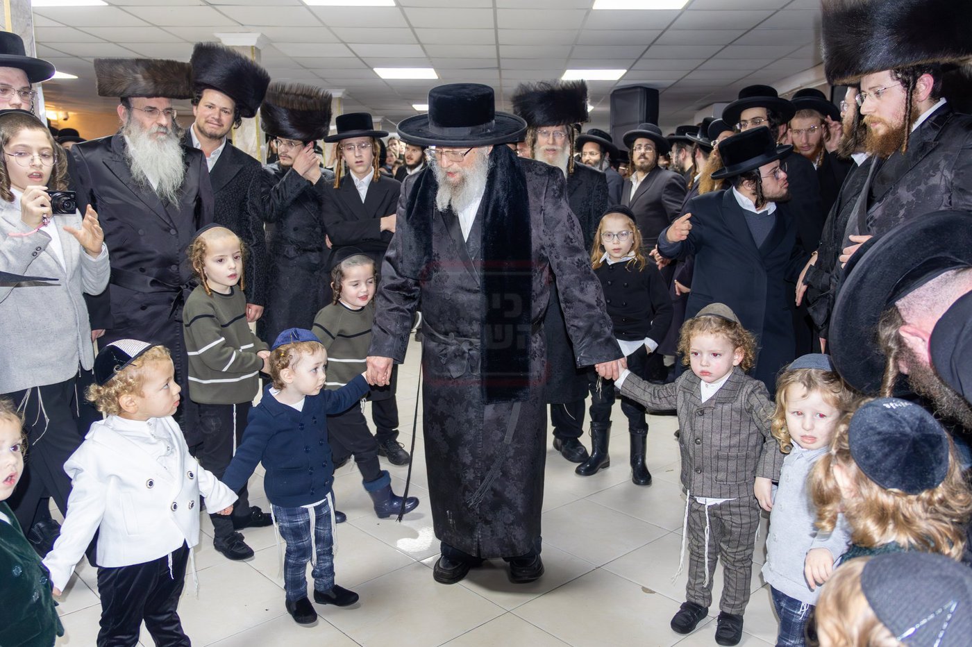 האדמו"ר מפינסק קרלין באתרא קדישא מירון