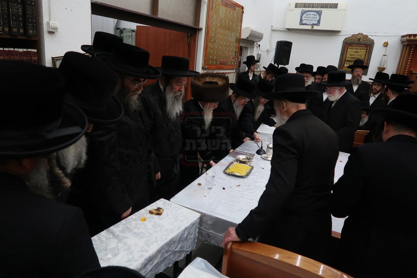 האדמו"ר ממעליץ בהדלקת נרות חנוכה