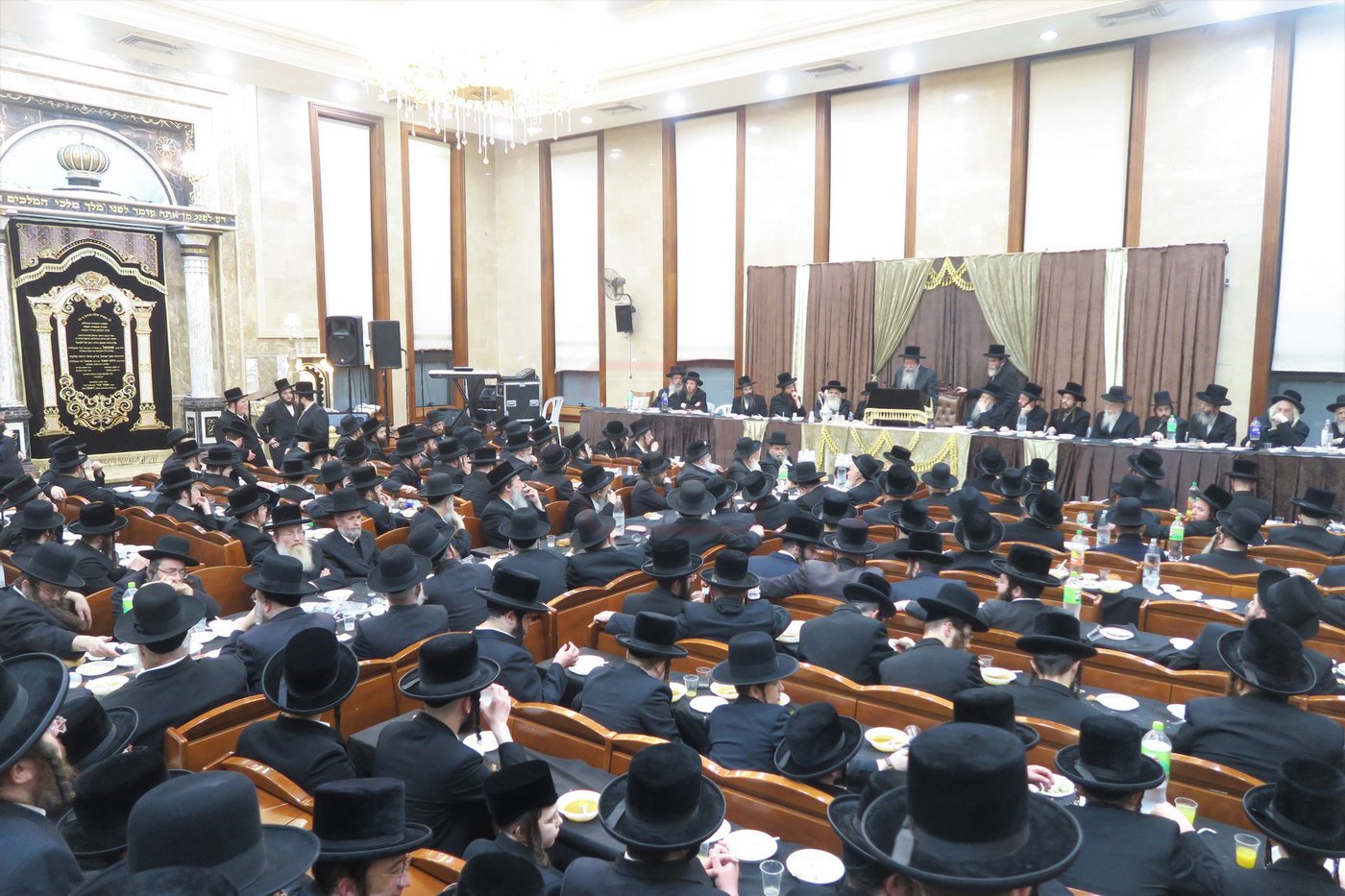 חנוכה בחצה"ק שבט הלוי