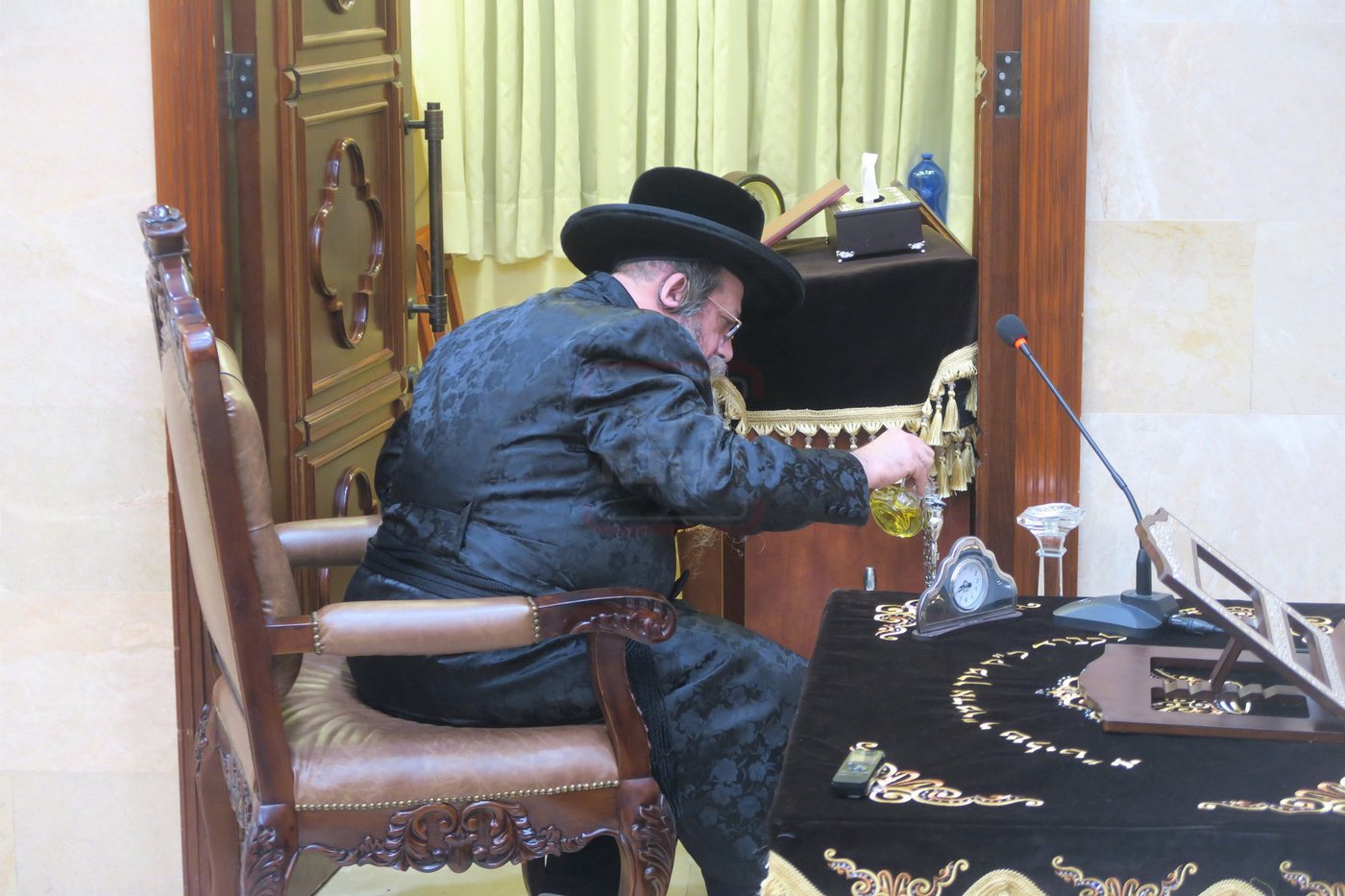 חנוכה בחצה"ק שבט הלוי