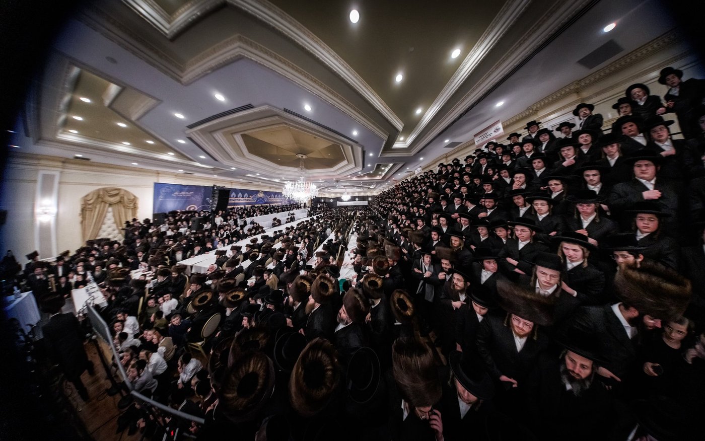 שמחת אירוסי נכדת האדמו"ר מטאהש