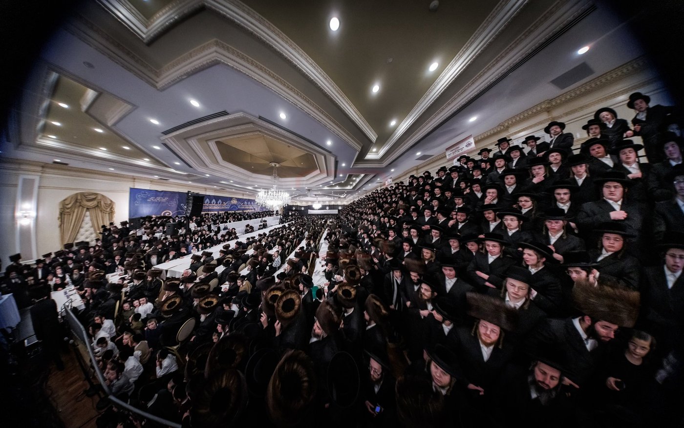 שמחת אירוסי נכדת האדמו"ר מטאהש