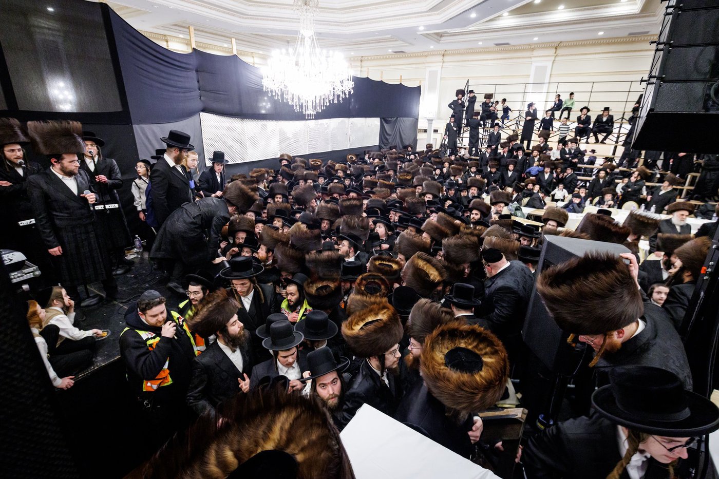 שמחת אירוסי נכדת האדמו"ר מטאהש